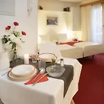 Abendrot Apartments-4 By Interhome גרינדלוולד